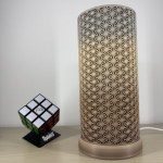 Lampe design Kumiko modulable japonaise vue de face - Luminaire artisanal zen Feng Shui